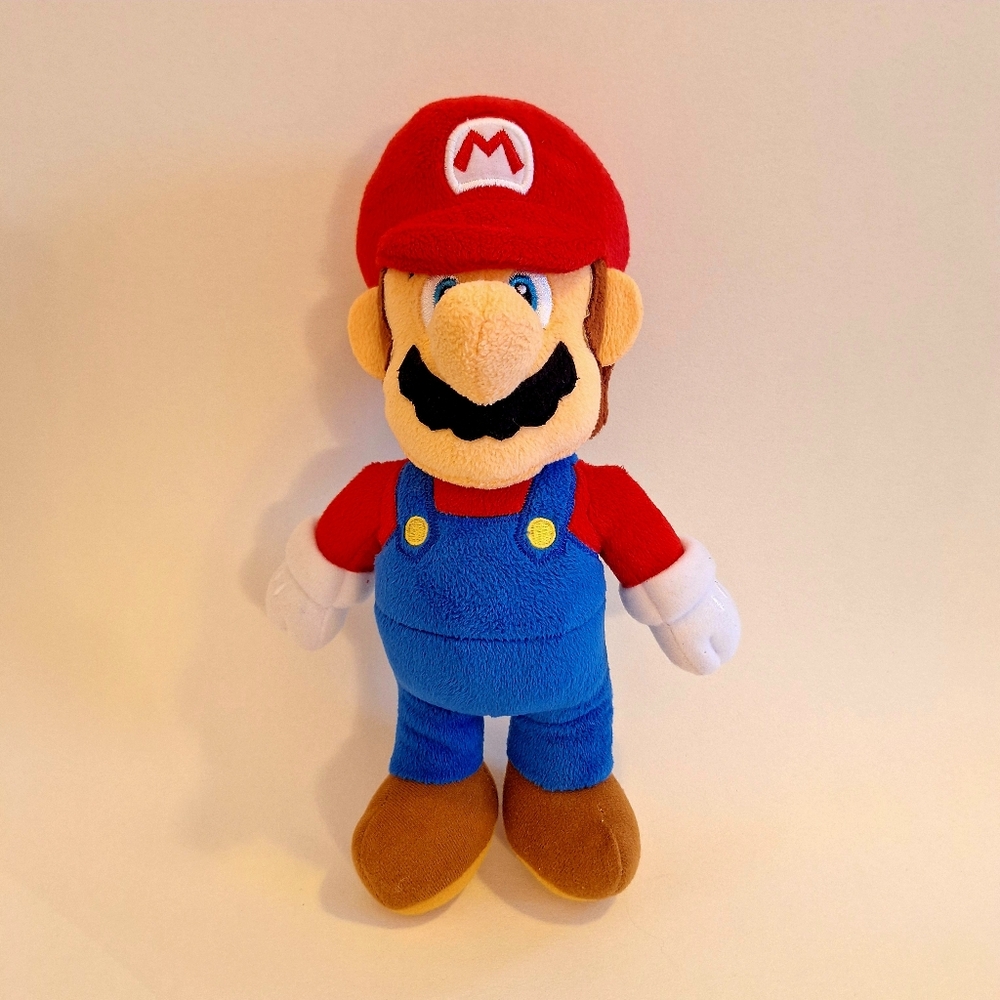Super Mario Plush Toy Video Game Memoralbelia  Very Good Condition
